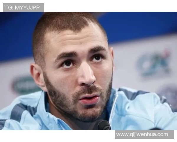 本泽马的传奇之路：从天才少年到世界足球巨星的蜕变与辉煌